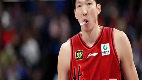 深圳大学在乒超女子团体赛中一马当先